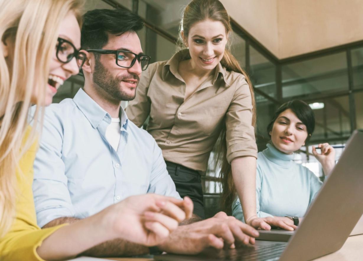 Processus de formation pratique au journalisme d'investigation et à l'analyse critique